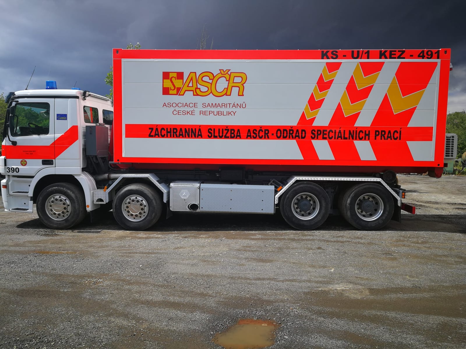 Hasičský vůz ASČR, reklamní polep (2)